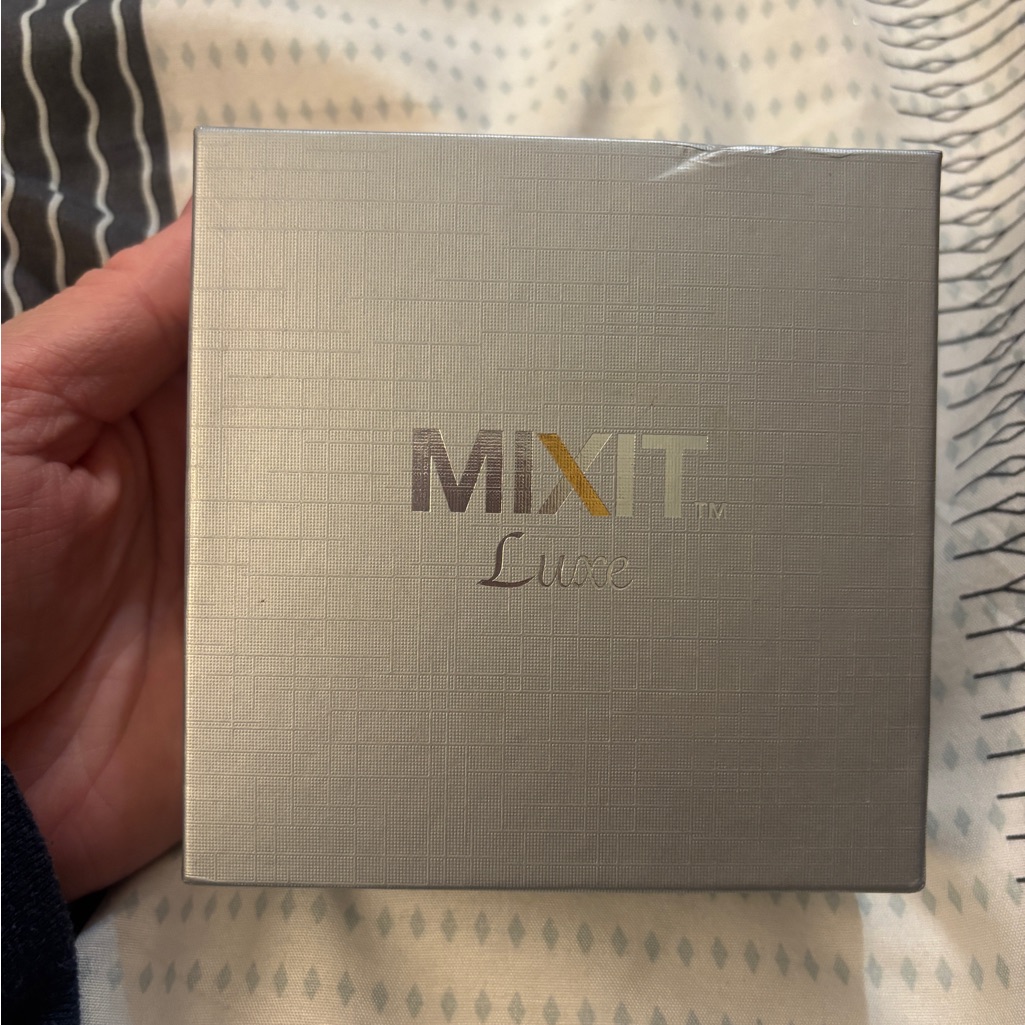 Mixit Luxe Metallic Silver Bracelet New In Box 12$